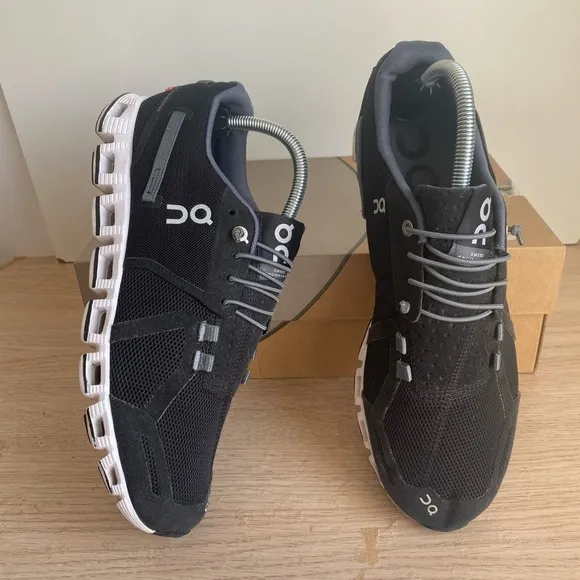On Cloud Running Shoes Black/White - W 10