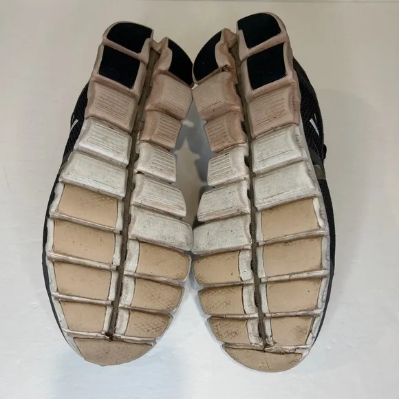 ON Cloud Shoes Women's 8.5 Gray Blush Running Helion Foam Swiss Engineering
