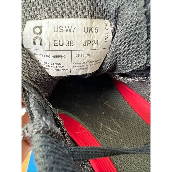 On Cloud Terry Swiss Engineering Black Running Sneakers Shoes Womens Size 7