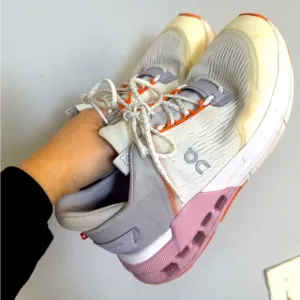 ON Cloud Women's Multicolor Running Shoes size 6
