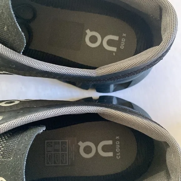 On Cloud X Running Men's Black Athletic Shoes Size 11.5”