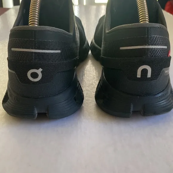 On Cloud X Running Men's Black Athletic Shoes Size 11.5”
