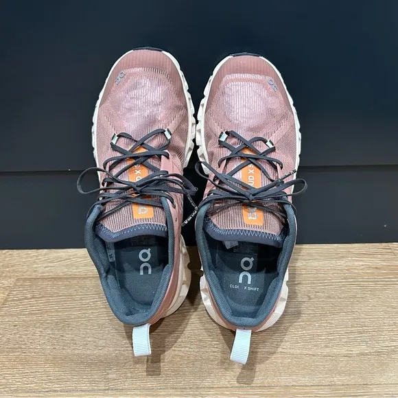 On Cloud X Shift women’s size 9