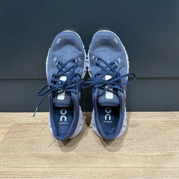 On Cloud X women’s size 7