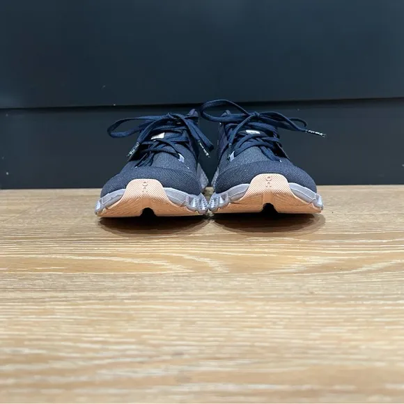 On Cloud X women’s size 7