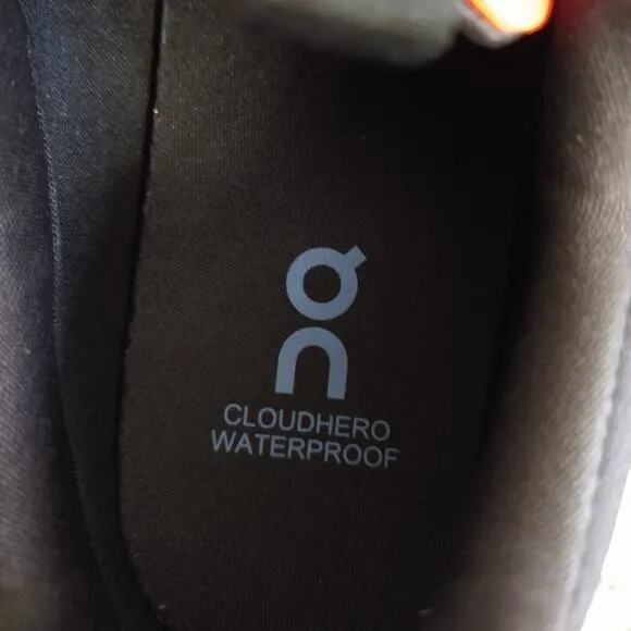 On Cloudhero Waterproof Youth 6.5 Shoes Magnet Fog Trail Runner