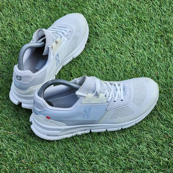 ON CLOUDRIFT - Womens Sneakers - SIZE 6.5