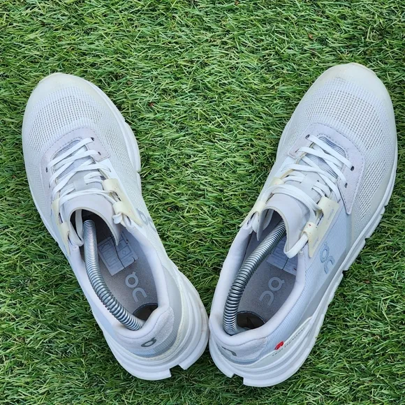 ON CLOUDRIFT - Womens Sneakers - SIZE 6.5