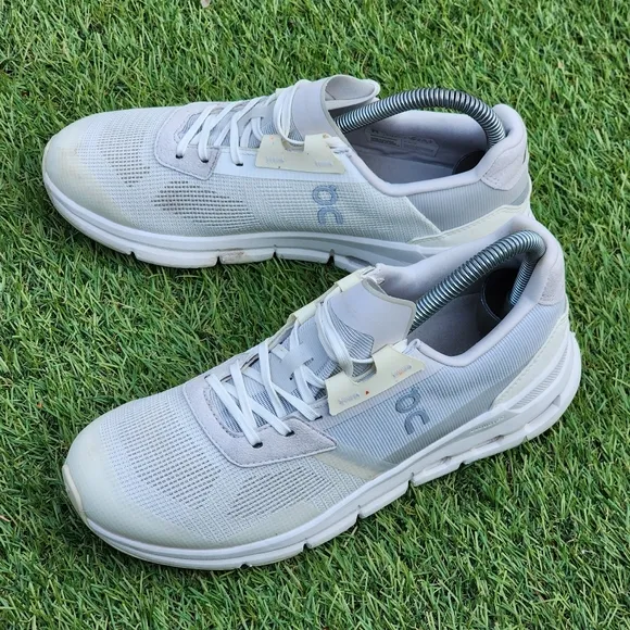 ON CLOUDRIFT - Womens Sneakers - SIZE 6.5
