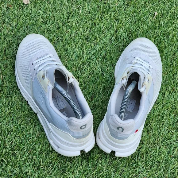 ON CLOUDRIFT - Womens Sneakers - SIZE 6.5