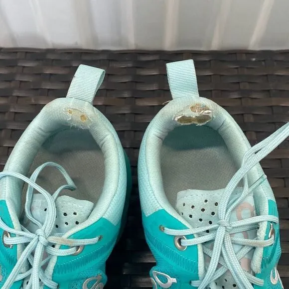 On cloud sneakers, women’s size 8