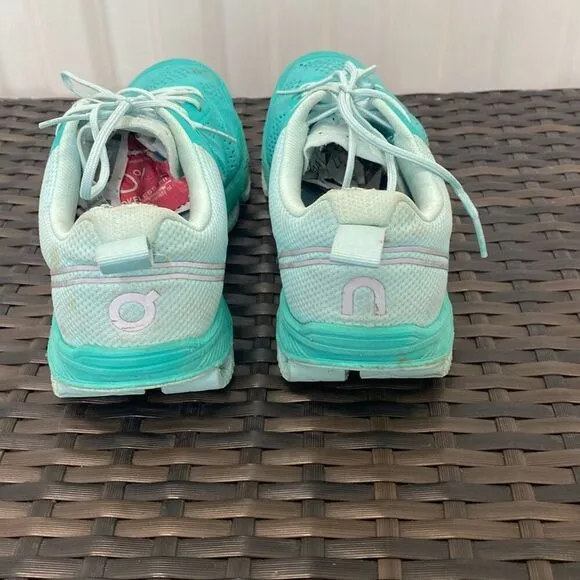 On cloud sneakers, women’s size 8