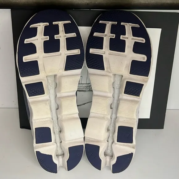 On Cloudstratus  Men’s Running Shoes US Size 12.5