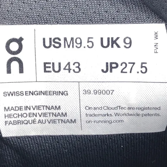 On Cloudstratus Road Running Shoes 9.5
