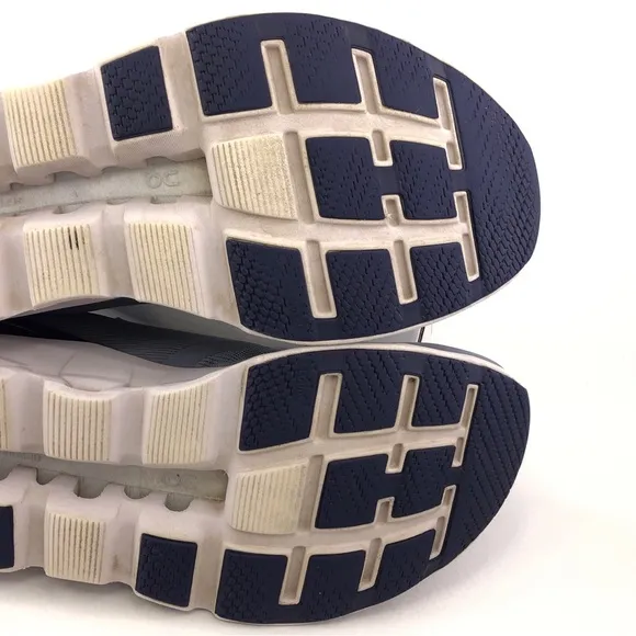 On Cloudstratus Road Running Shoes 9.5