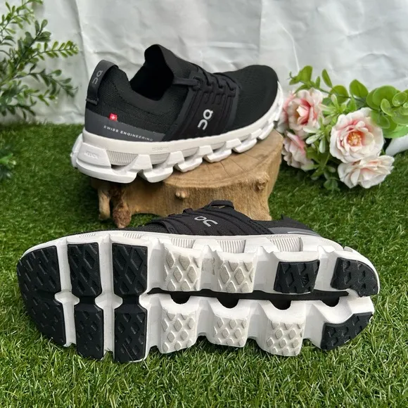 On Cloudswift 3 Running Color: All Black Shoe women size 6 gently used