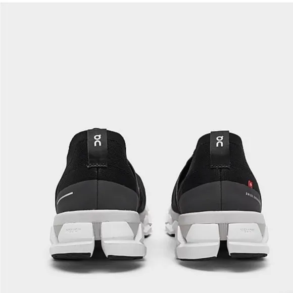 On Cloudswift 3 Running Color: All Black Shoe women size 6 gently used