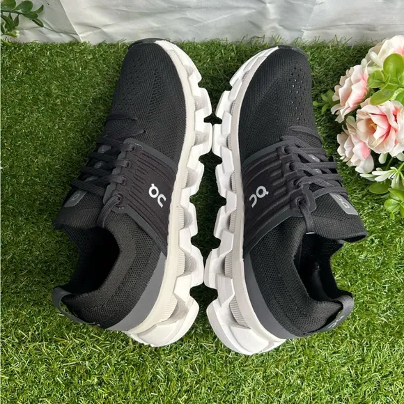 On Cloudswift 3 Running Color: All Black Shoe women size 6 gently used