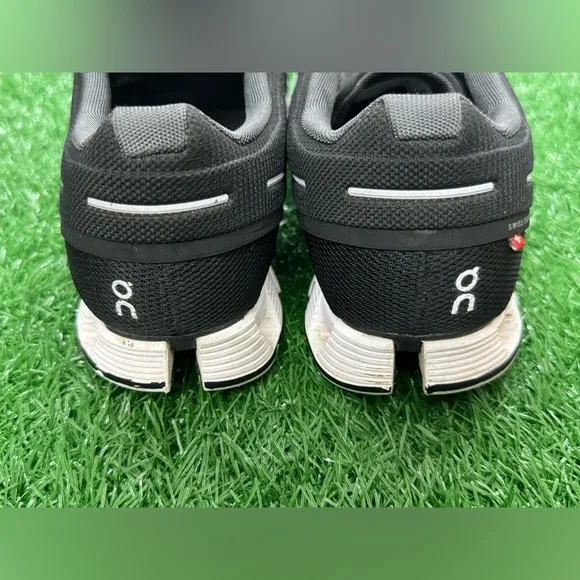 ON CLOUDTEC Men’s shoes Size 8