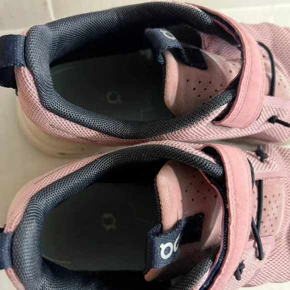 On Kids 3 Cloud Play pink tennis shoes