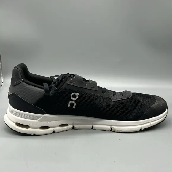 ON men's cloudrift sneaker in black/white sz| 12