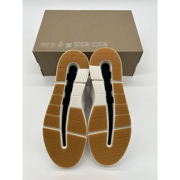 On Men's THE ROGER Advantage Shoes White/ Spice New With Box (No lid) Size 8