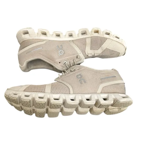 ON Running Beige Athletic Shoes sz 6