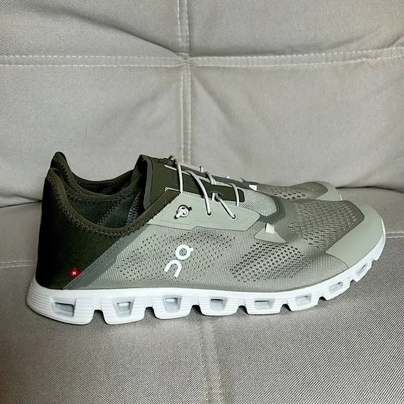 On Running Cloud 5 Coast Mens Running Shoes Green New Condition