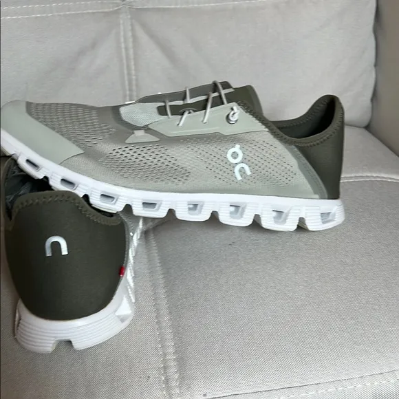 On Running Cloud 5 Coast Mens Running Shoes Green New Condition