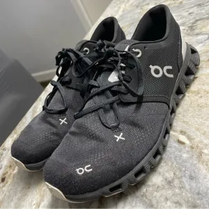 On Running Cloud X 3 Women’s 10 in Black