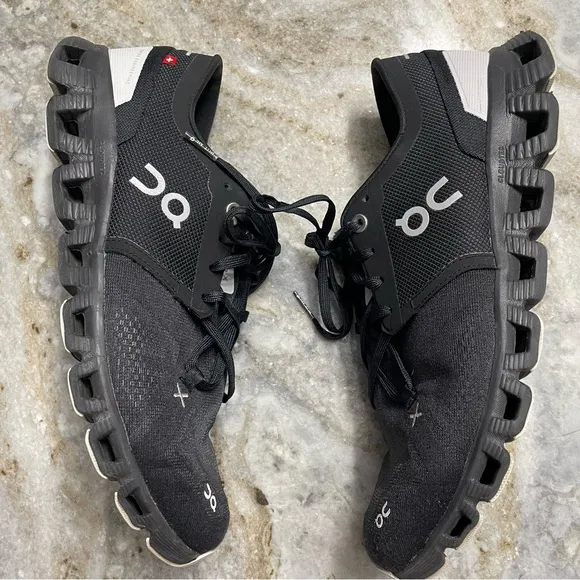 On Running Cloud X 3 Women’s 10 in Black