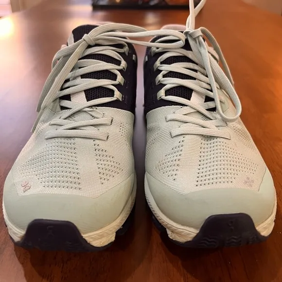 On Running Cloudsurfer Women’s Running Shoes, Mint Green and Dark Blue Sz 7.5