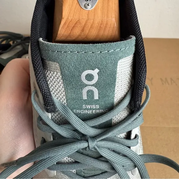 On Running Men’s 8.5 Cloud X Running Shoes Trainers Glacier Gray Olive