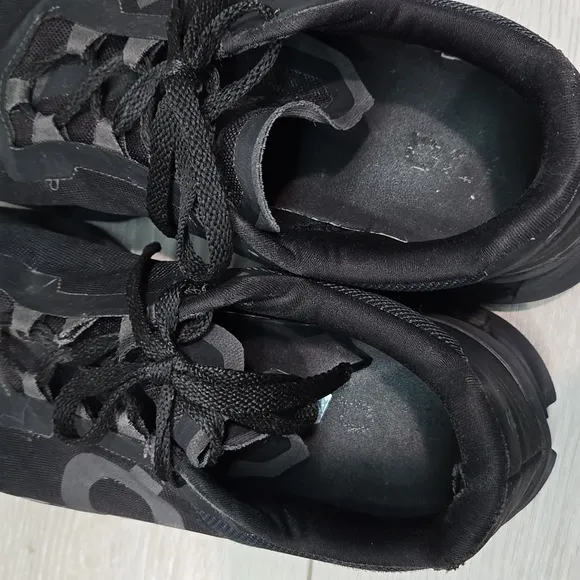 On Running Men's Cloudmonster Black Athletic Running Shoes Sneakers Sz 12