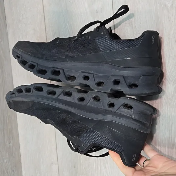 On Running Men's Cloudmonster Black Athletic Running Shoes Sneakers Sz 12