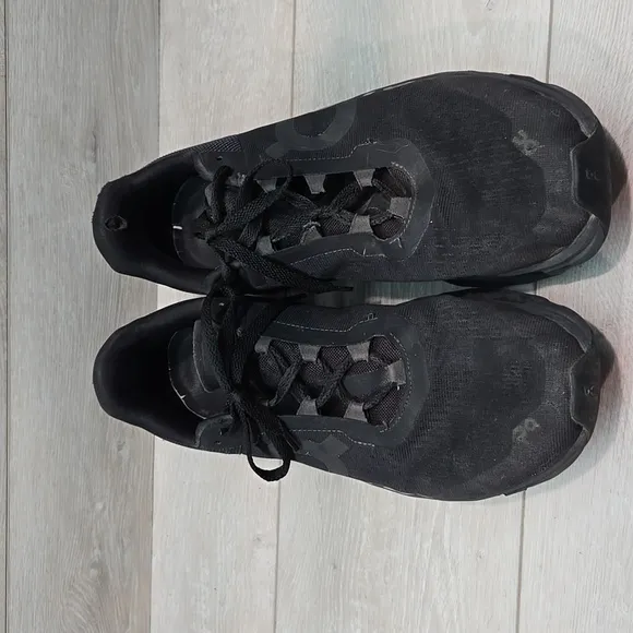 On Running Men's Cloudmonster Black Athletic Running Shoes Sneakers Sz 12