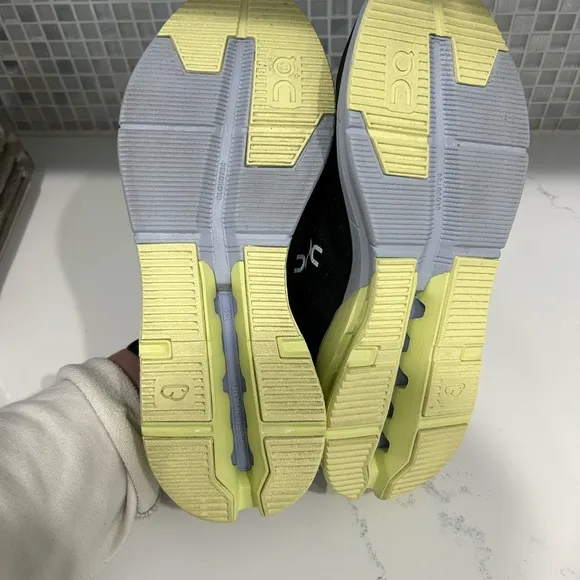 On Running Shoes 'Cloudnova Flux' in Black