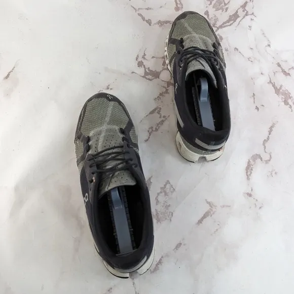On Running Shoes Mens Size 7.5 Womens 9.5 40.5 On Cloud Terry Gray