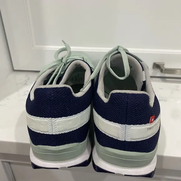 ON Running Women's Cloudsurfer 6 Running Shoes Sneakers Trainers size 9.5