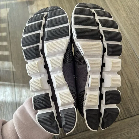 On Running women’s purple athletic/sneakers shoes