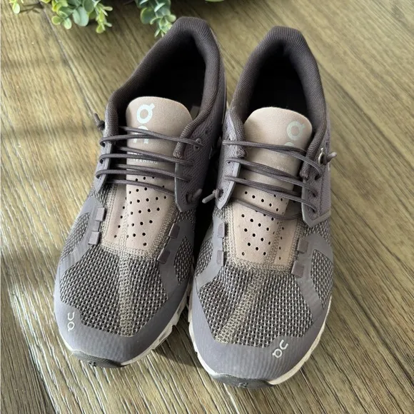 On Running women’s purple athletic/sneakers shoes