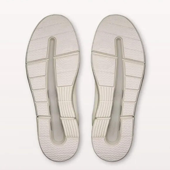 On Women's THE ROGER Advantage Shoes  Pink/Ivory
