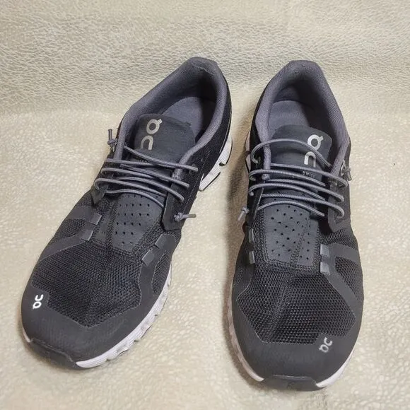 ON Cloud Running shoes, womens size 9.5