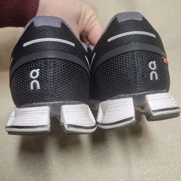 ON Cloud Running shoes, womens size 9.5
