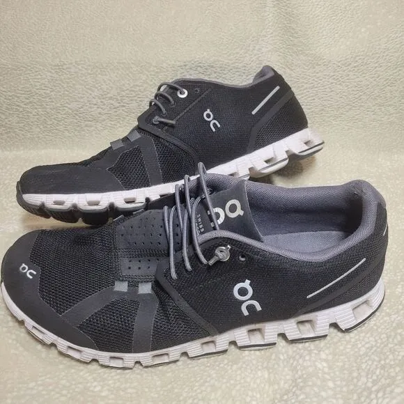 ON Cloud Running shoes, womens size 9.5
