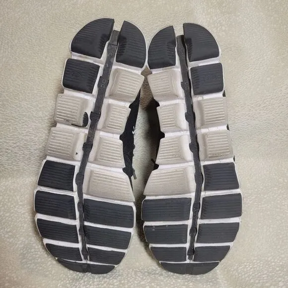 ON Cloud Running shoes, womens size 9.5