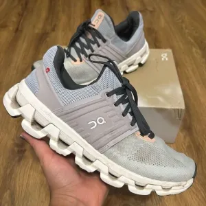ON CLOUDSWIFT running lace up shoes sneakers women’s 9