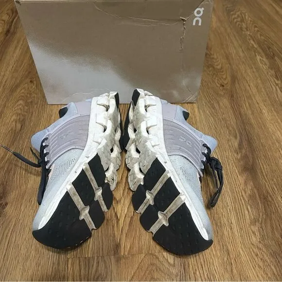 ON CLOUDSWIFT running lace up shoes sneakers women’s 9
