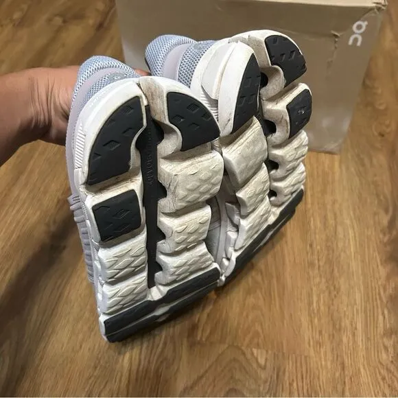 ON CLOUDSWIFT running lace up shoes sneakers women’s 9