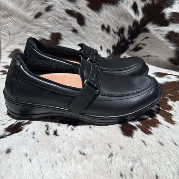 Orthofeet Black Leather Chelsea shoes Size 10.5B A18